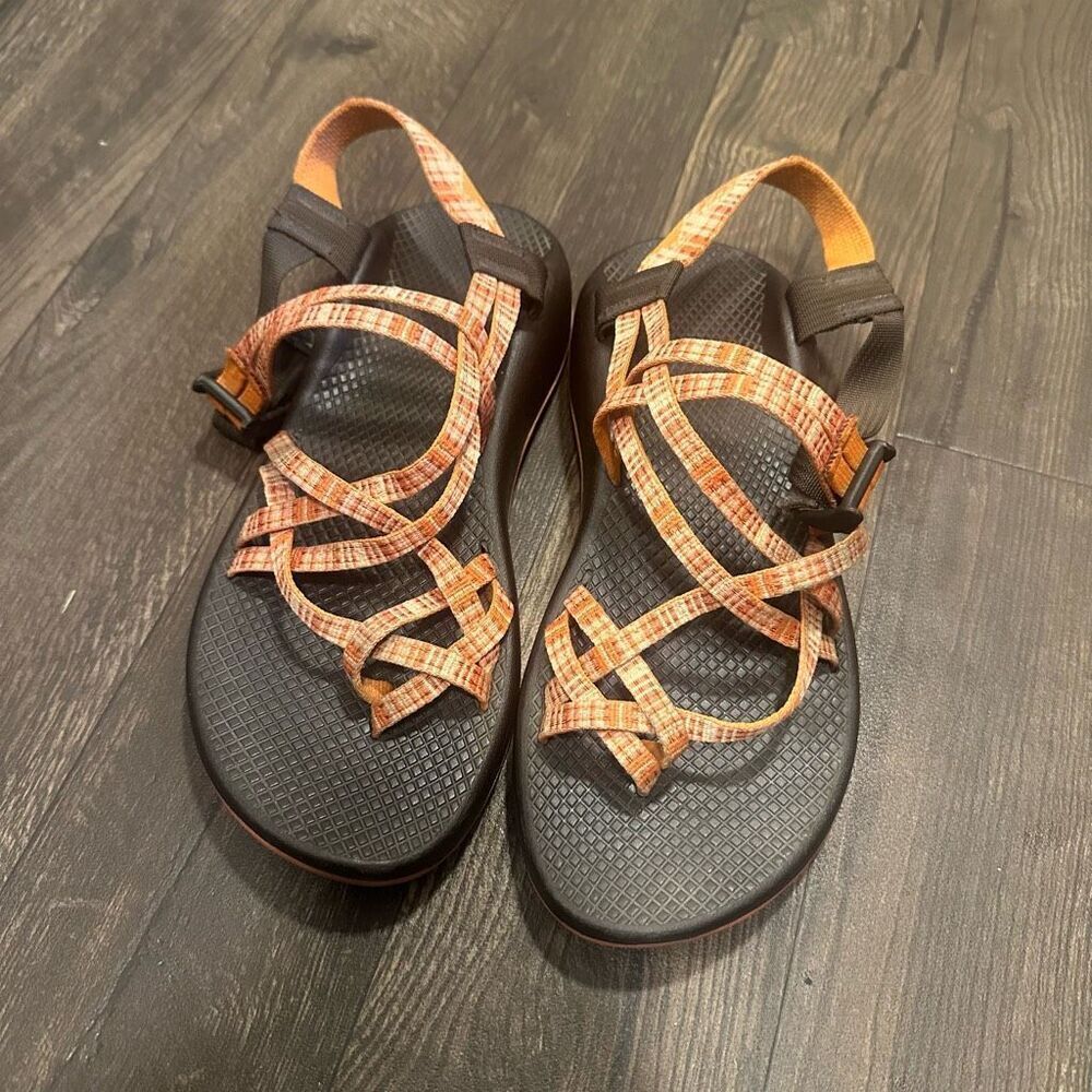 Chaco orange strappy ortho arch support M8/W10 gorpcore sandals